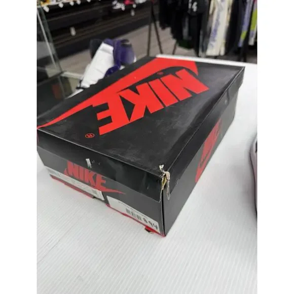 Size 10 - Air Jordan 1 Retro High OG Court Purple 2.0 55088-500 2020 - Picture 8 of 9